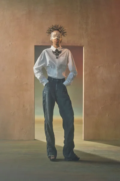 Look 18